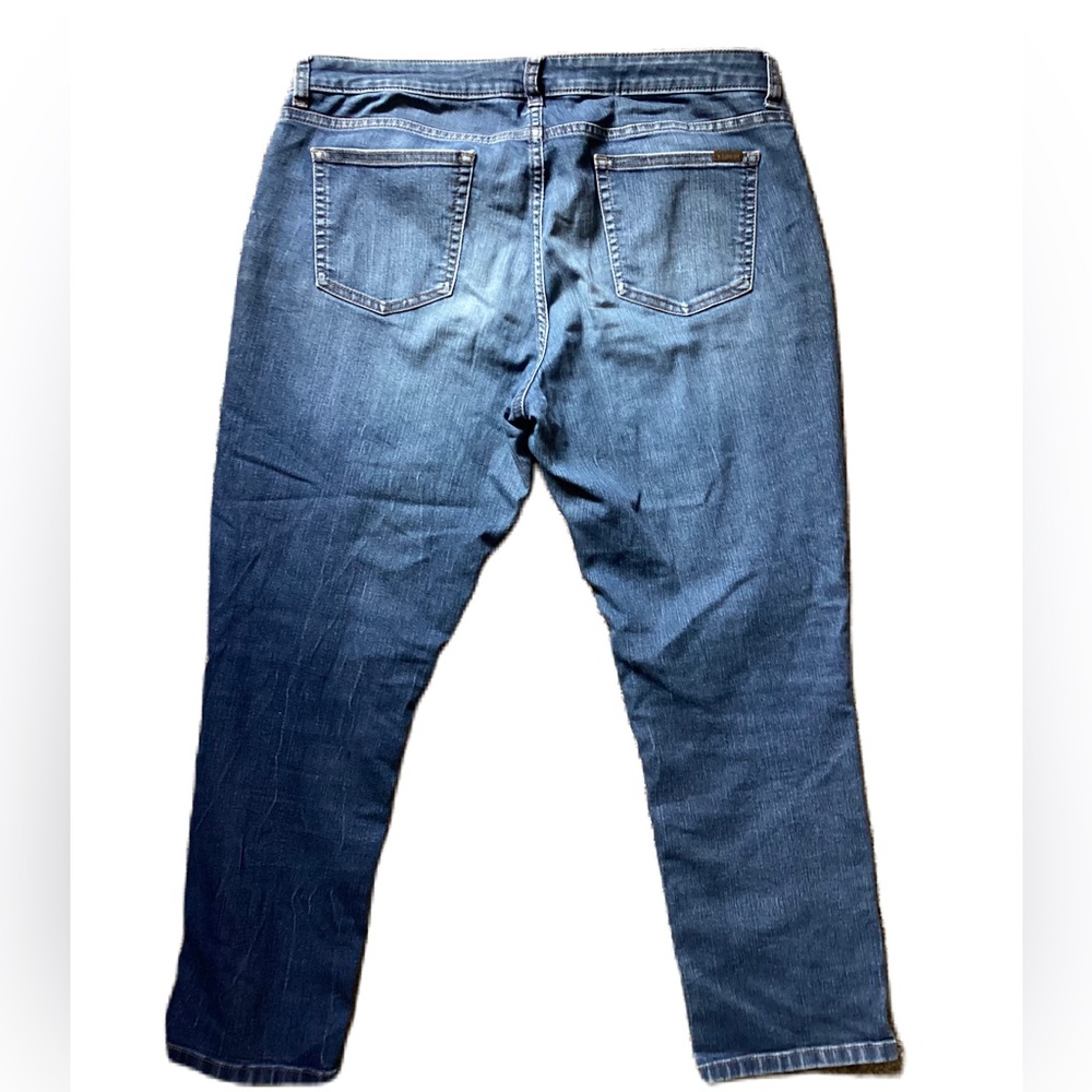 JLO straight jeans. 14P - Picture 2 of 3